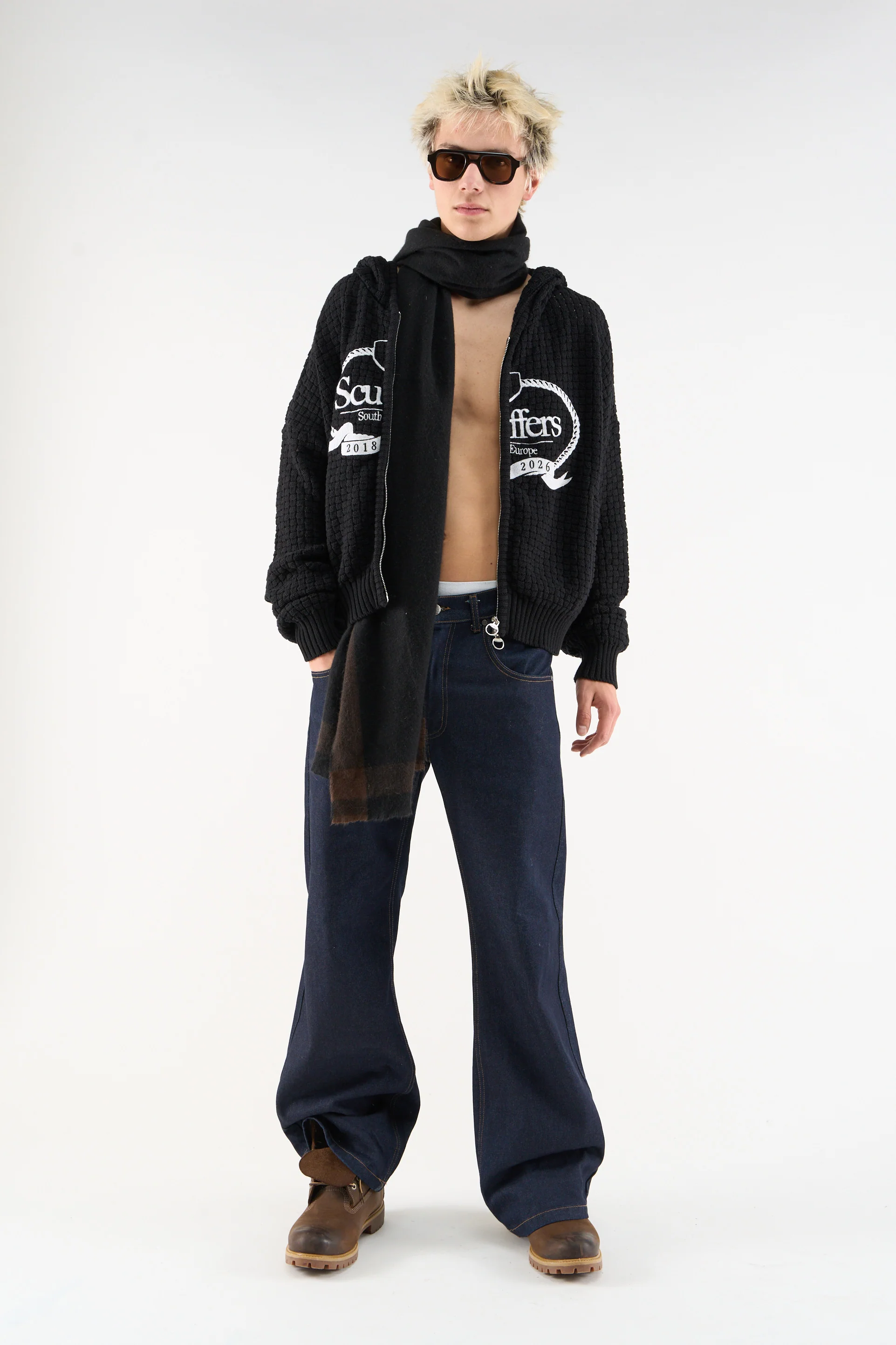 South Europe Dark Knit Zipper - Image 2